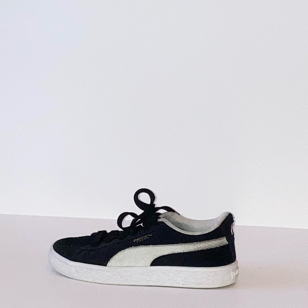 Puma tennis shoes